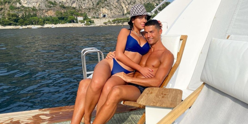 Ronaldo sevdiyi Corcina ilə dəniz keyfini çıxarır - Foto